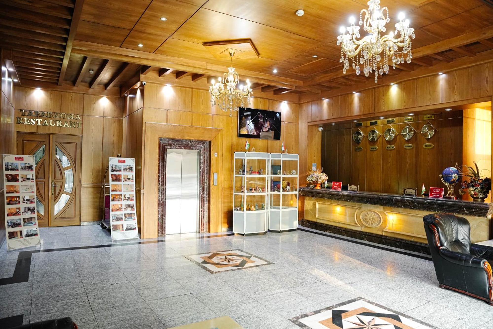 Taj Palace Hotel Doesjanbe Buitenkant foto